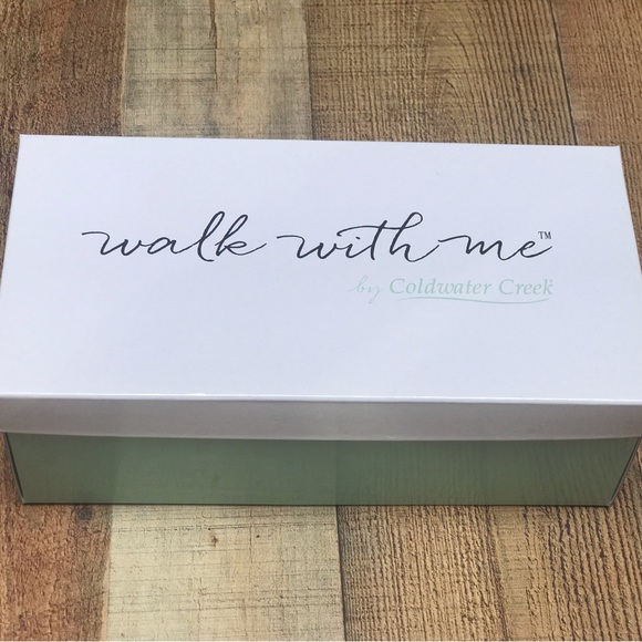 NWT Woman’s Ladybug Escape Espadrilles by Walk With Me. - Picture 3 of 10